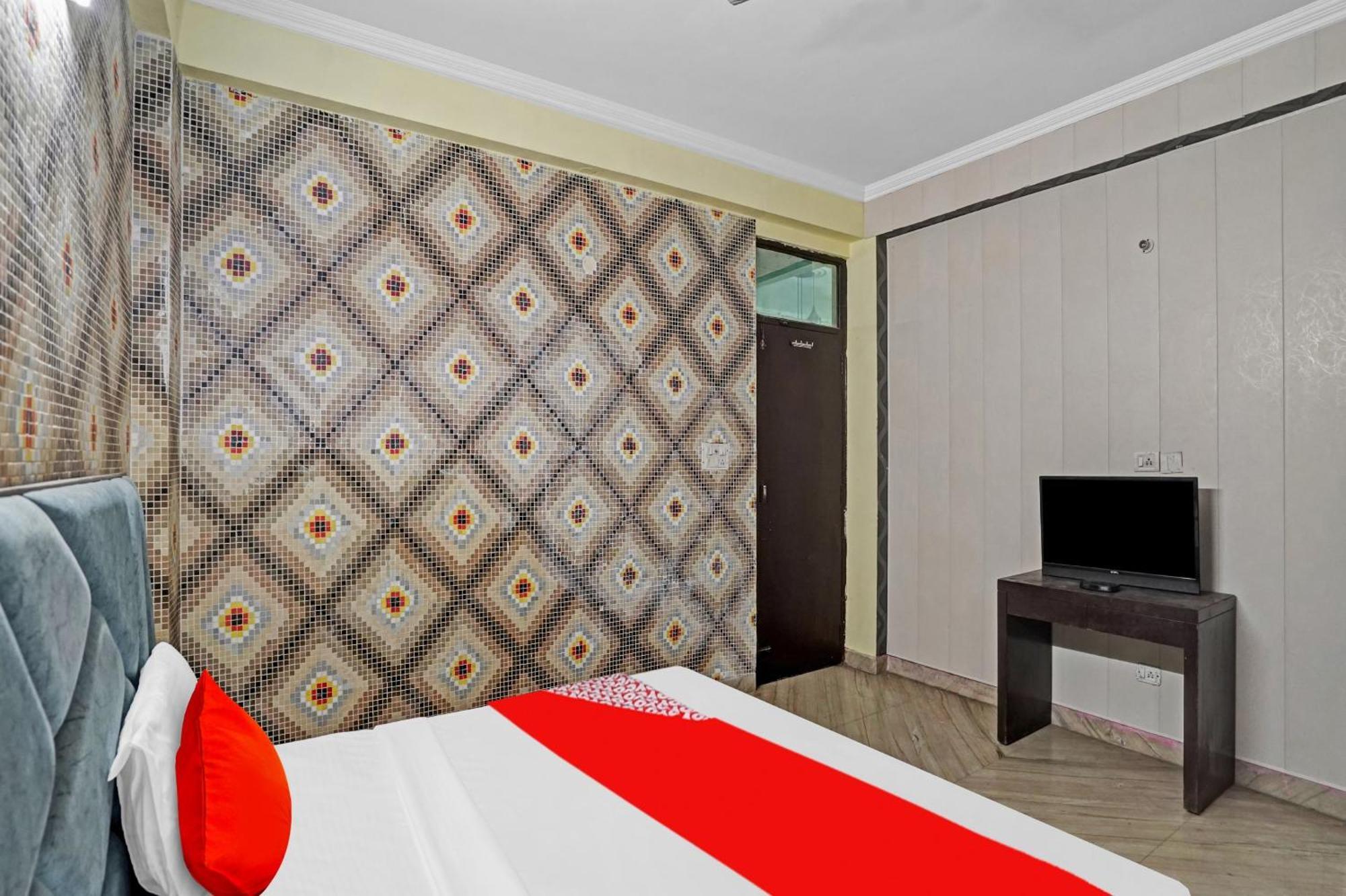 Hotel O Park View Нойда Екстер'єр фото