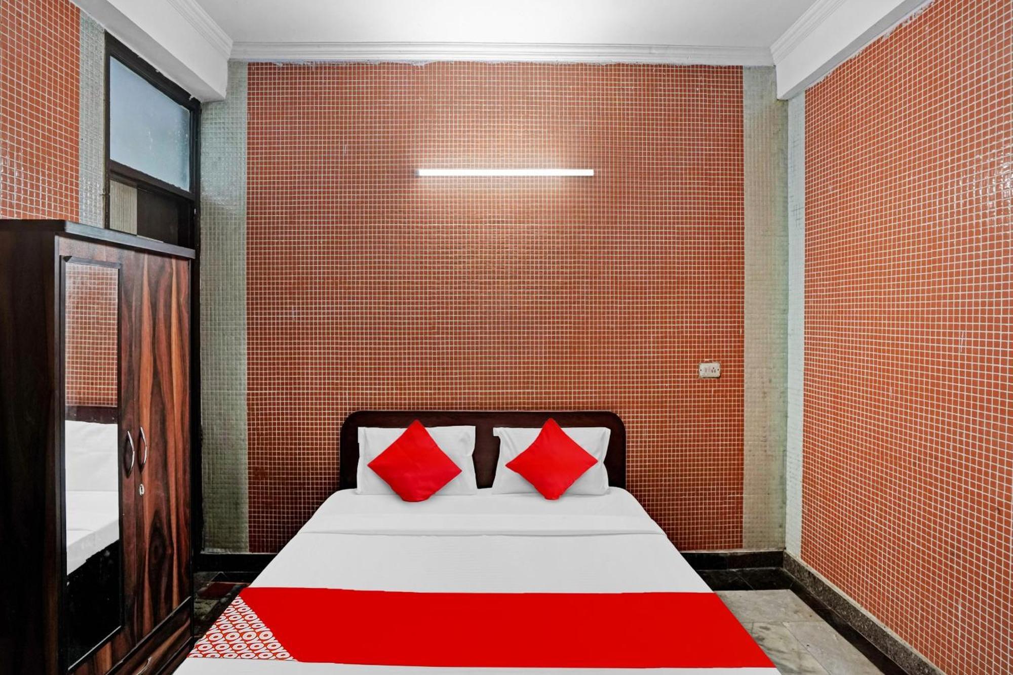 Hotel O Park View Нойда Екстер'єр фото