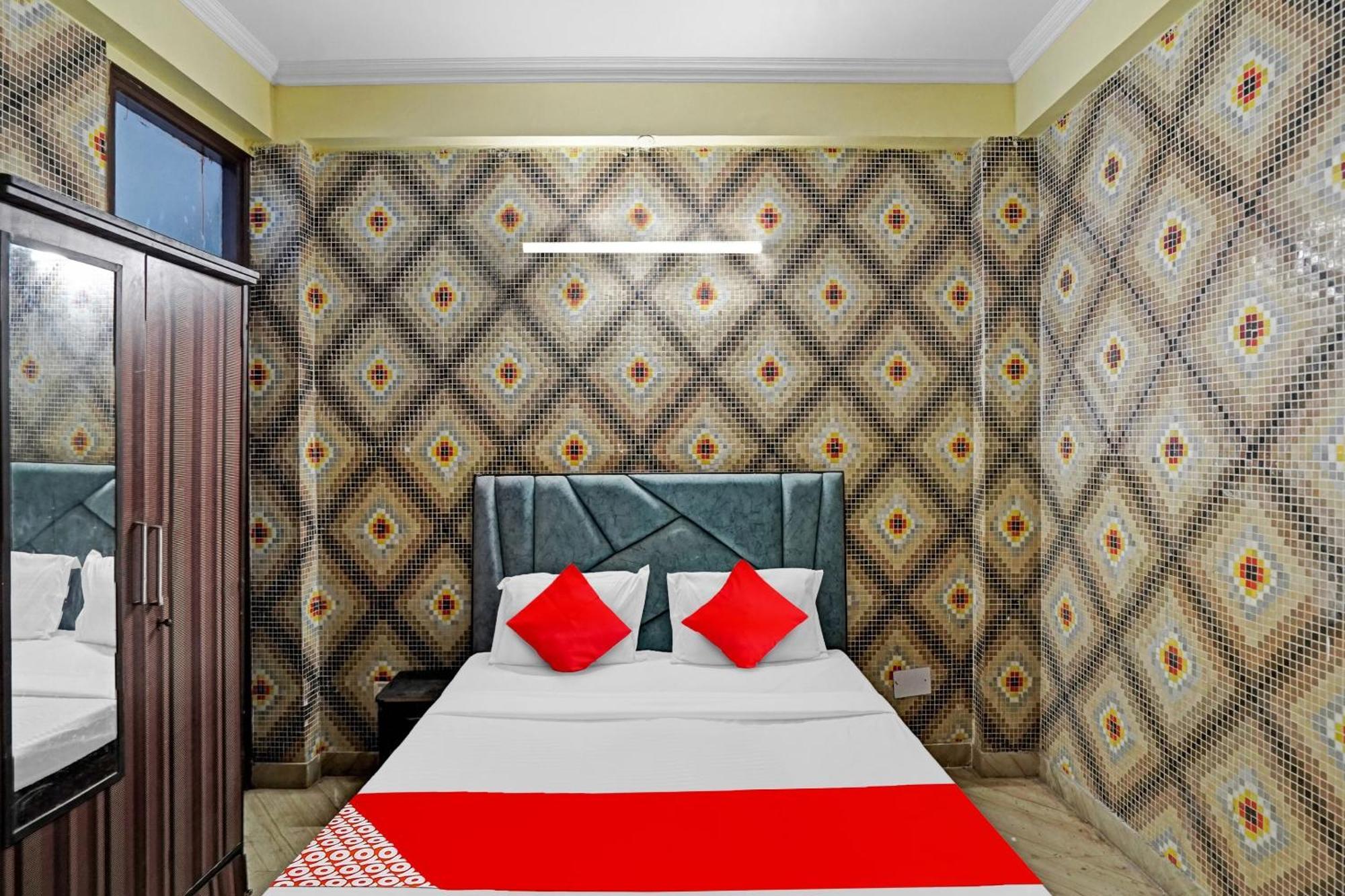 Hotel O Park View Нойда Екстер'єр фото
